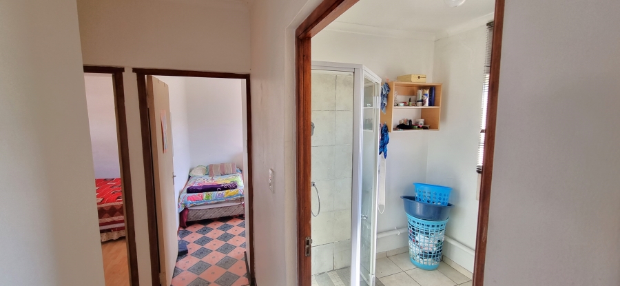 4 Bedroom Property for Sale in Sir Lowrys Pass Village Western Cape